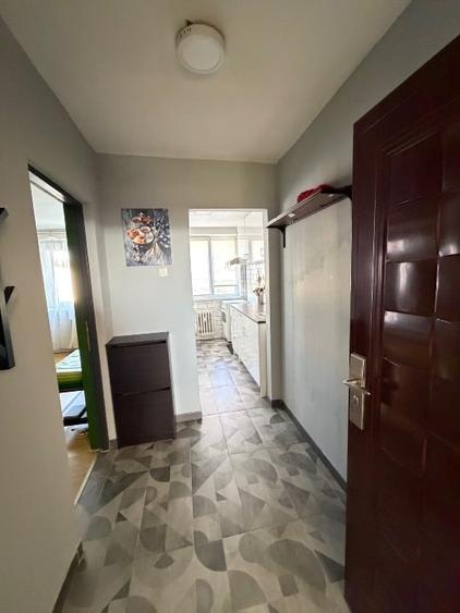 Apartament cu 2 camere semidecomandat, mobilat în Gorjului