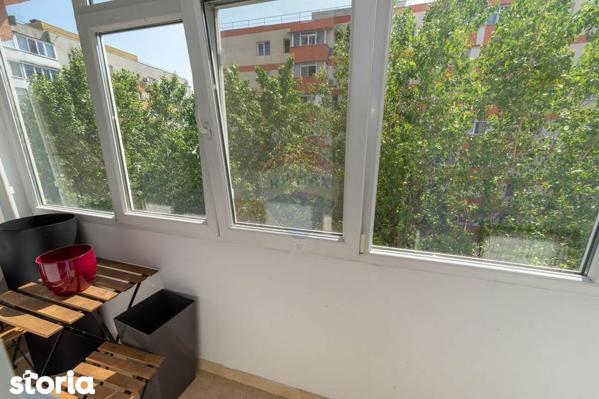 Apartament cu 3 camere, mobilat în Tei