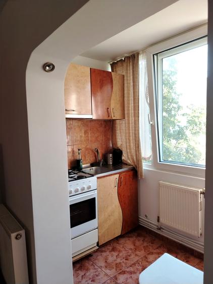 Apartament cu 3 camere decomandat în Vest