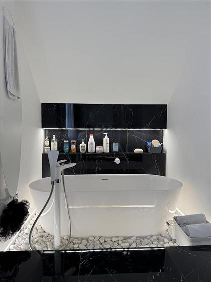 Casă individuală cu 4 camere cu Piscina în Ciarda Roșie