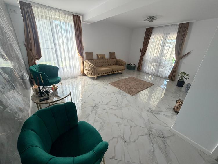 Casă individuală cu 5 camere cu Piscina în Exterior Sud