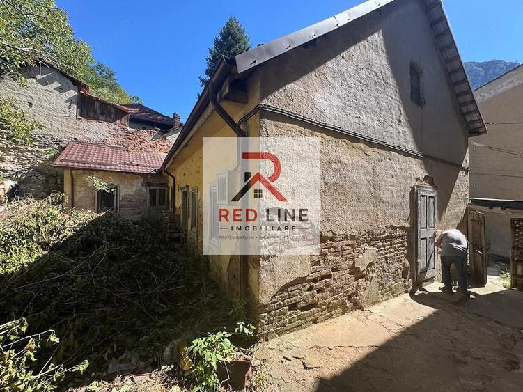 Casă cu 4 camere în Central