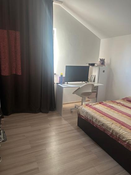 Casă individuală cu 4 camere cu Canalizare în Vărăști