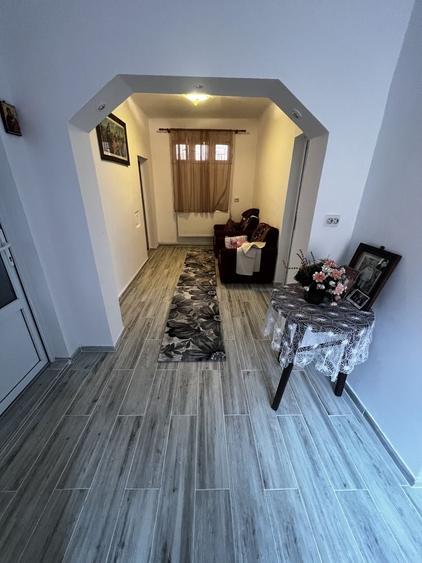 Casă cu 4 camere în Central