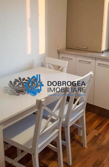Apartament cu 3 camere decomandat, mobilat în Central