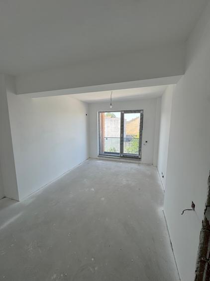 Apartament cu 3 camere decomandat în 1 Mai