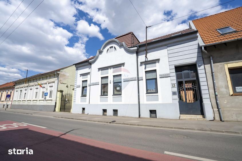 Casă cu 6 camere cu Teren 116 Mp în Ultracentral
