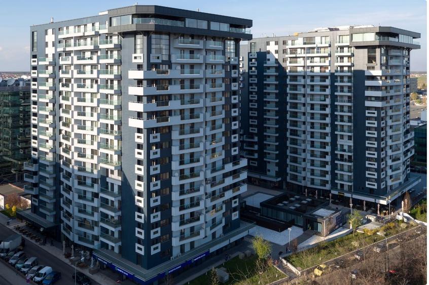 Apartament cu 3 camere semidecomandat în Pipera