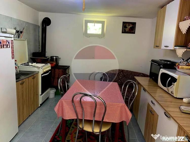 Casă cu 3 camere cu Teren 1043 Mp în Dochia