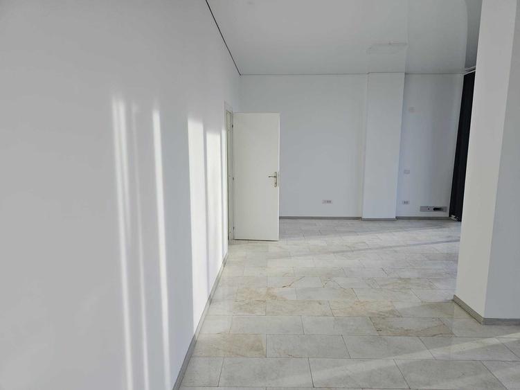 Spațiu comercial, de 80 mp, în Vest