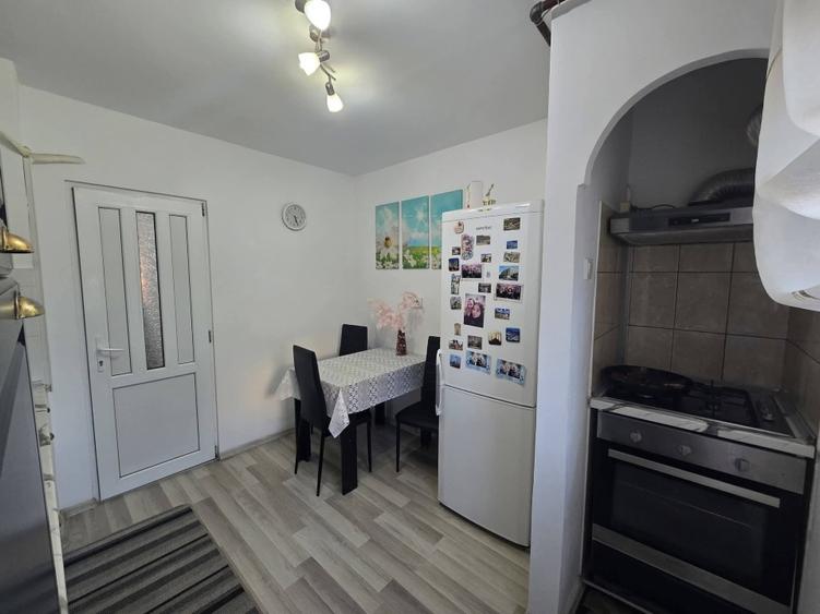 APARTAMENT 4 CAMERE DECOMANDAT 2/4 INELY - 1