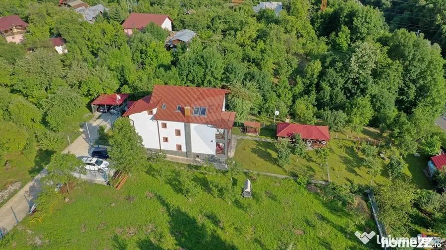 Casa / Vila cu 8 camere de vanzare - Nistoresti (Prahova) - 1