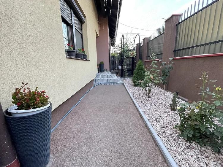 Casă cu 3 camere cu Teren 250 Mp în Săcălaz