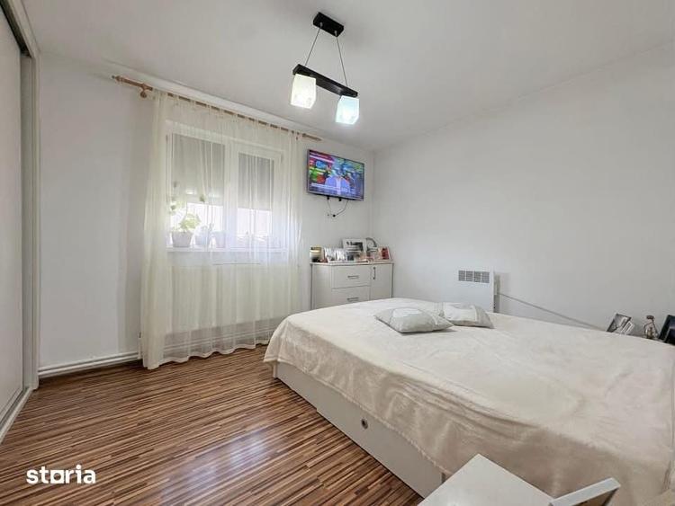 Casă cu 5 camere cu Teren 249 Mp în Valu lui Traian