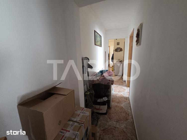 Apartament 3 camere decomandat zona 1 Decembrie 75mp si boxa la subsol - 3