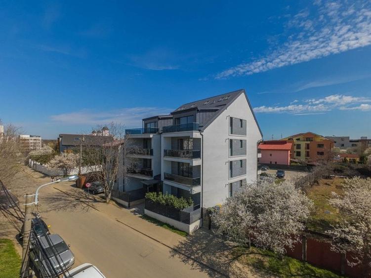 Apartament cu 4 camere decomandat în Sisești