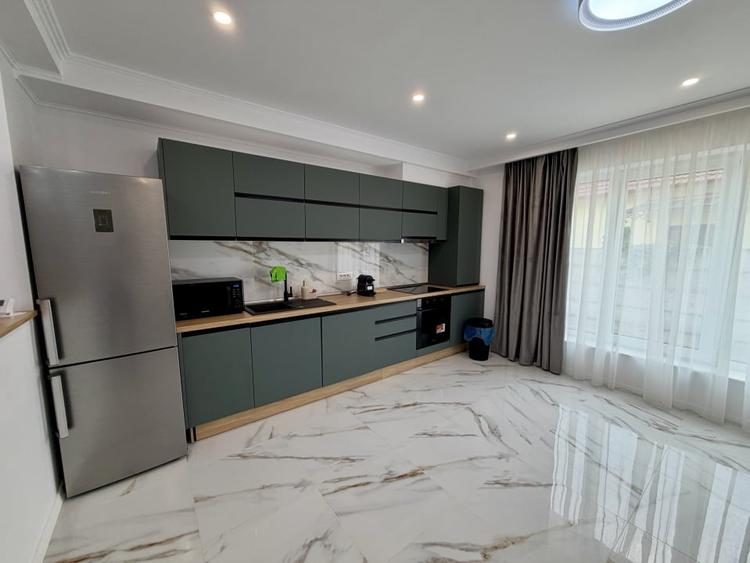 Apartament cu 2 camere decomandat, mobilat în Central