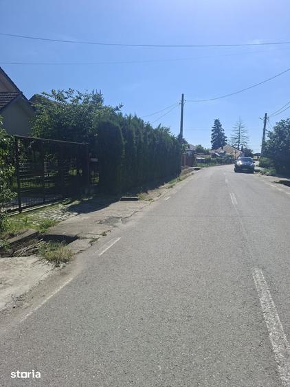 Teren de 1300 mp, în Cornetu