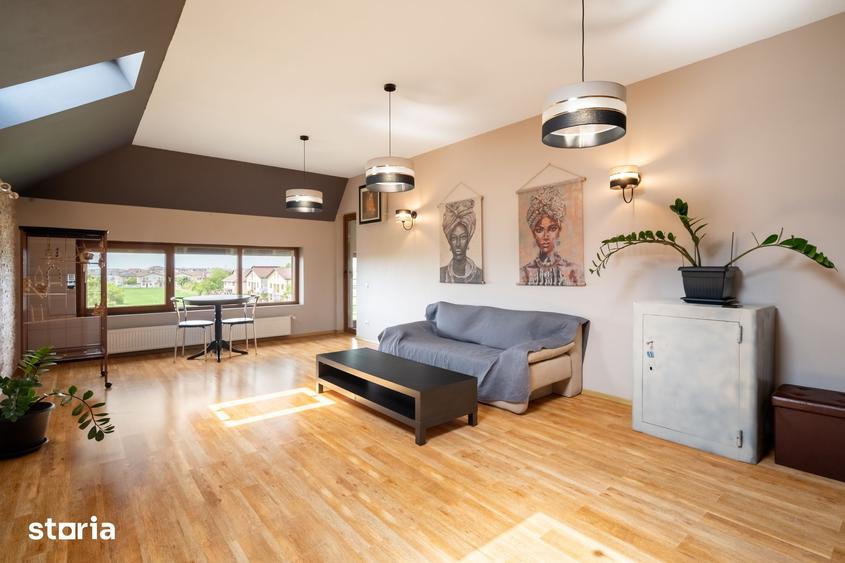 Apartament cu 4 camere semidecomandat, mobilat în Central