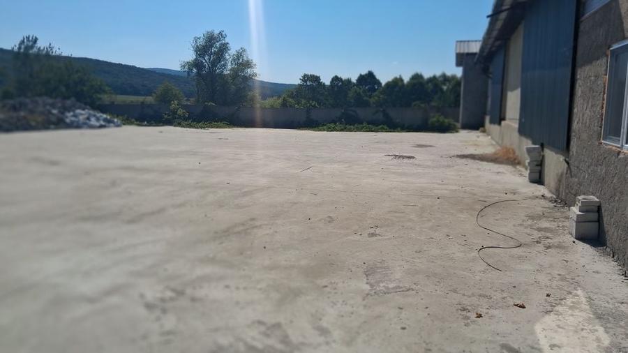 Spațiu comercial, în Industrială