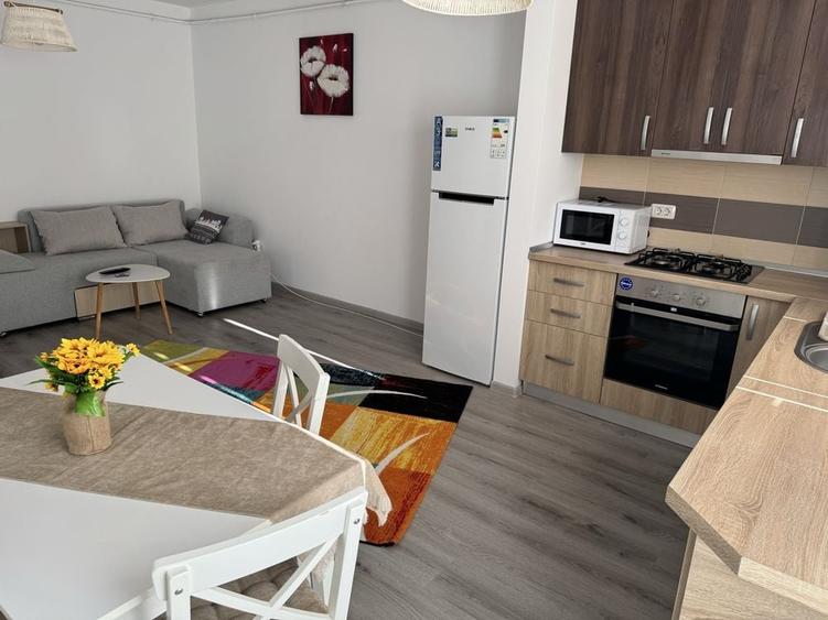 Apartament cu 2 camere semidecomandat în Sânpetru