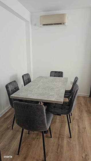 Apartament cu 3 camere, mobilat în Faleza Nord