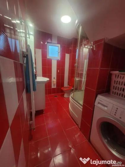 Casă cu 5 camere cu Teren 1100 Mp în Central