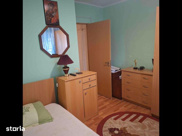 Apartament cu 3 camere în Calea București
