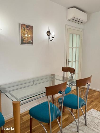 Apartament cu 3 camere semidecomandat în Aviatorilor