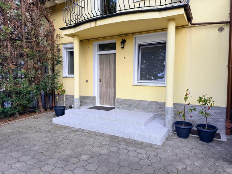Duplex cu 4 camere cu Canalizare în Central