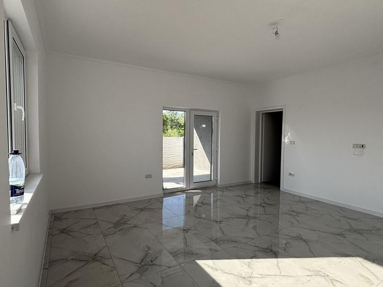 Proprietar vind casa individula Utvin - 2