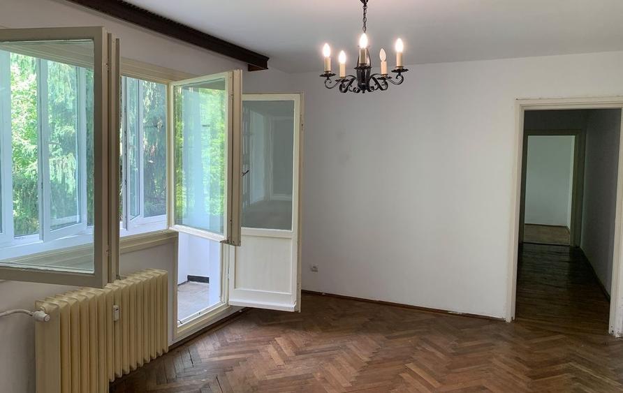 Apartament cu 3 camere în Berceni