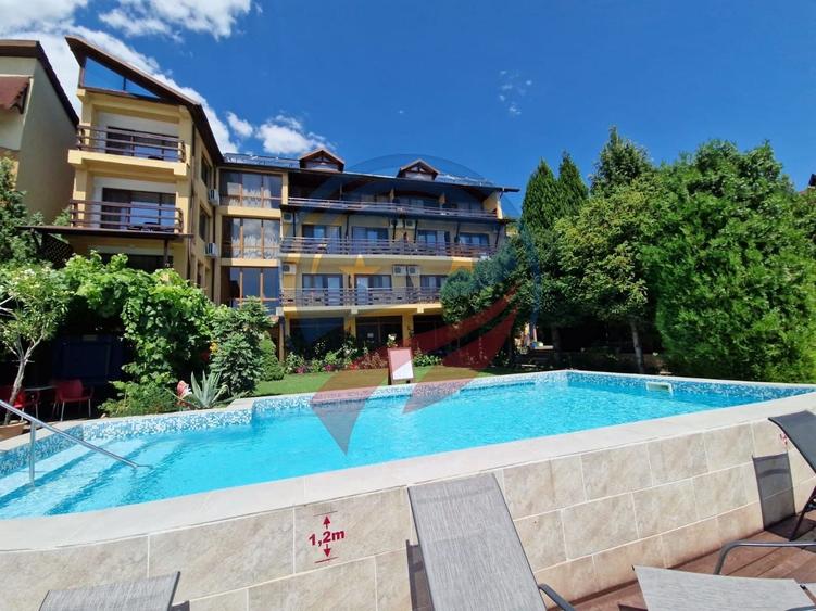 Hotel/Pensiune, de 871 mp, în Eșelnița