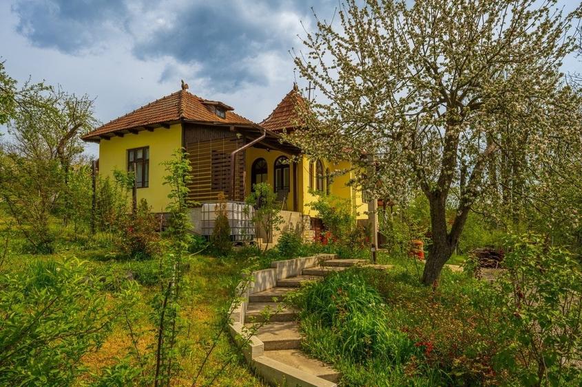 Casă cu 3 camere cu Teren 945 Mp în Sud
