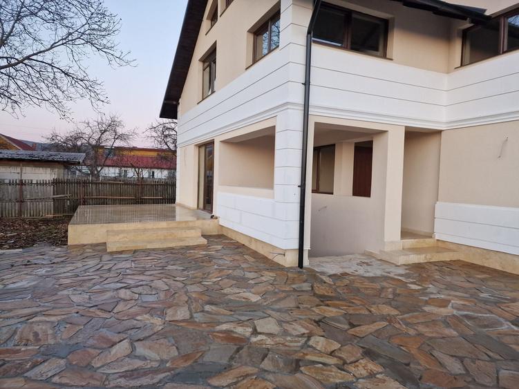 Casă cu 4 camere în Ciocănești