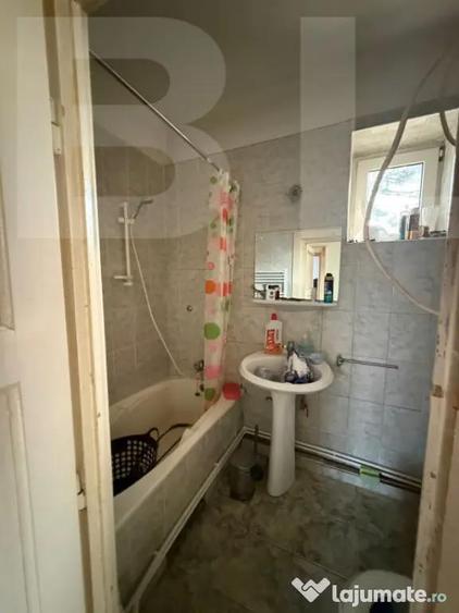 Casa de vanzare, cu 3 camere, doua bucatarii+teren in Simeri - 4