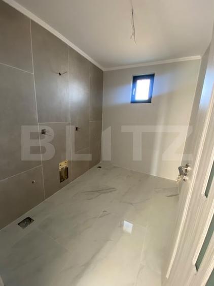 Duplex cu 4 camere cu Canalizare în Petriș