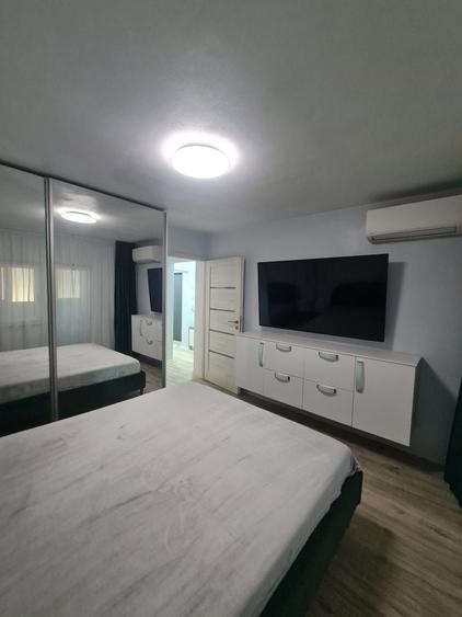 Apartament cu 2 camere decomandat în 1 Mai