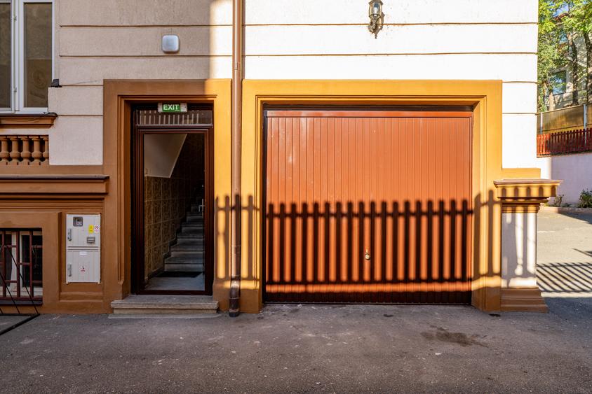 Spațiu Generos și Versatil pentru Birouri sau Activități Comerciale - 25