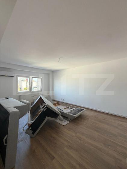 Apartament/ birou cu 3 camere, decomandat, nemobilat, Doroba - 2