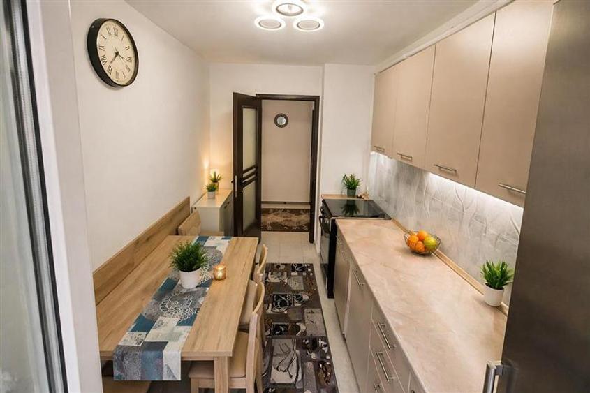 Decomandat, etaj2, mobilat, utilat, balcon, Tractorul, Brasov - 2