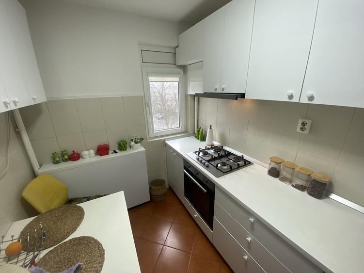 Apartament cu 2 camere semidecomandat în Titan