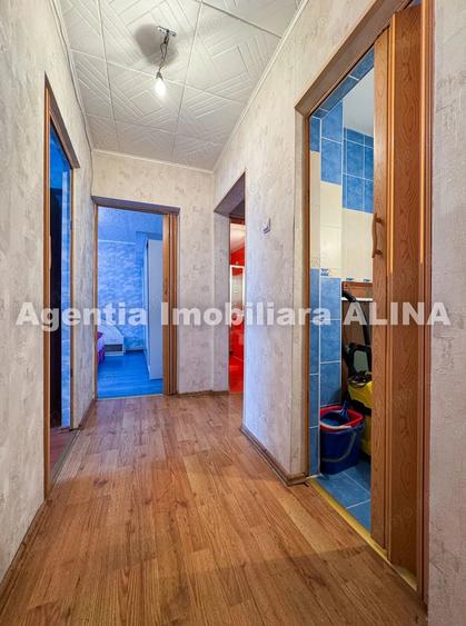 Apartament cu 3 camere decomandat în Astoria