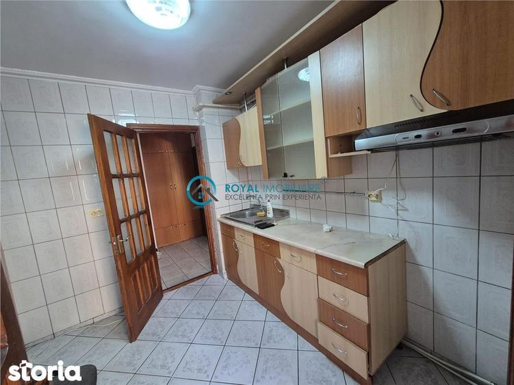 Royal Imobiliare - Vanzare apartament 3 camere zona Malu Rosu - 19