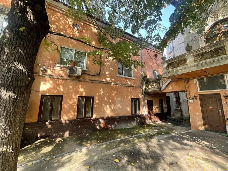 Apartament cu 4 camere semidecomandat, mobilat în Parcul Carol