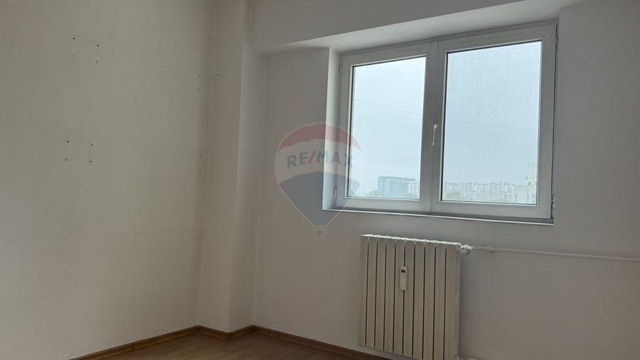 Apartament cu 4 camere de vânzare în zona 13 Septembrie - 15