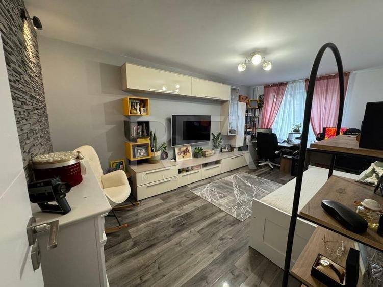 3 Camere Decomandat Et. 3/7 Zona Crangasi - 1