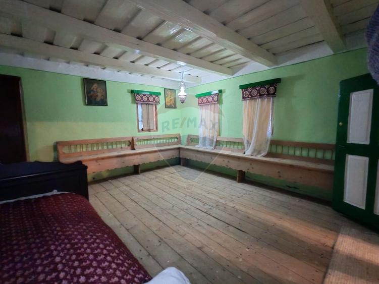 Casă cu 3 camere cu Teren 767 Mp în Poiana Sibiului