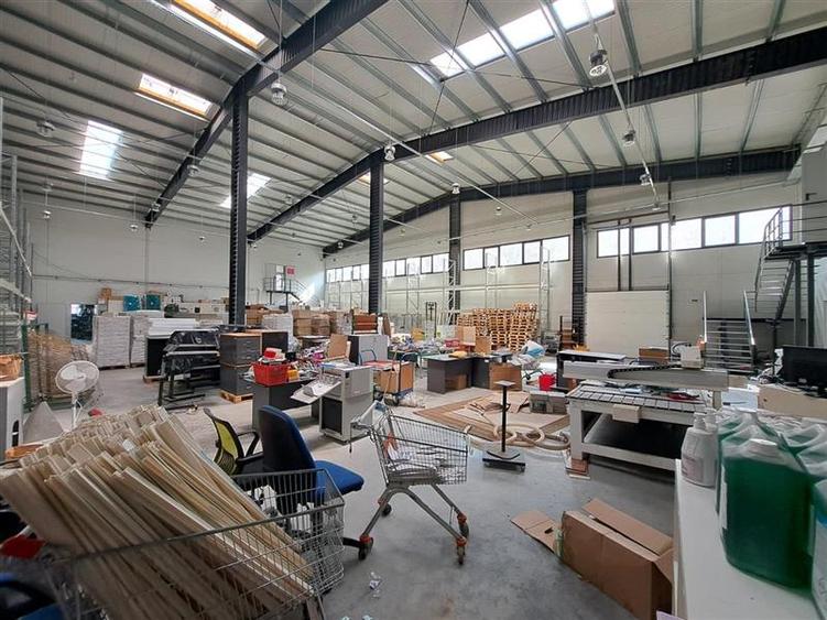 Hala de 765 mp utili + 216 birouri, situata in zona Tetarom! - 2