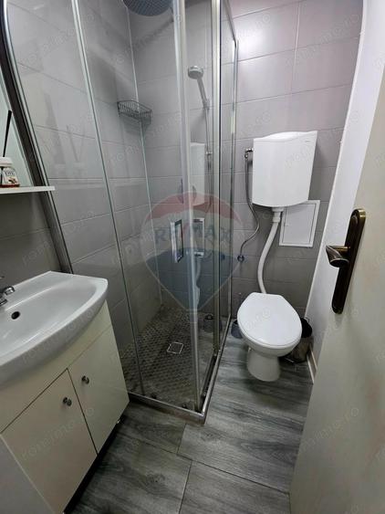 Apartament cu 1 camere de vanzare in zona 1 Mai - 13